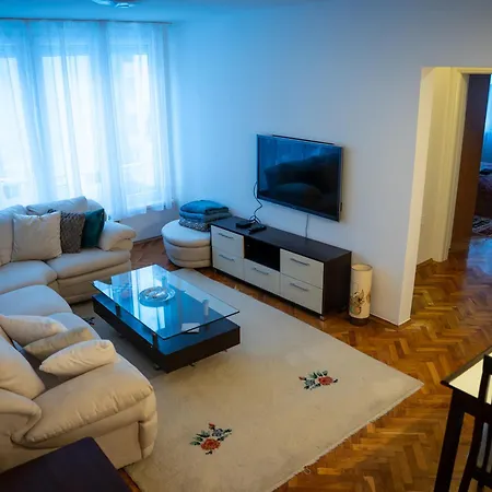 Appartement Katedrala-center